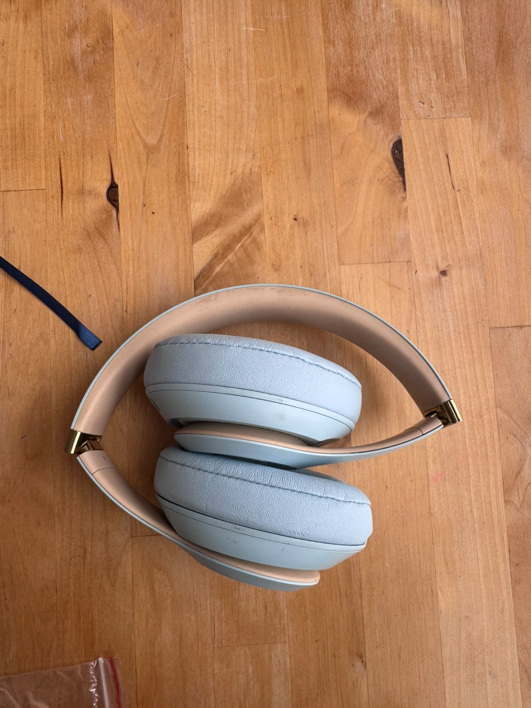 Ice blue beats studio3 wireless headphones - photo 2