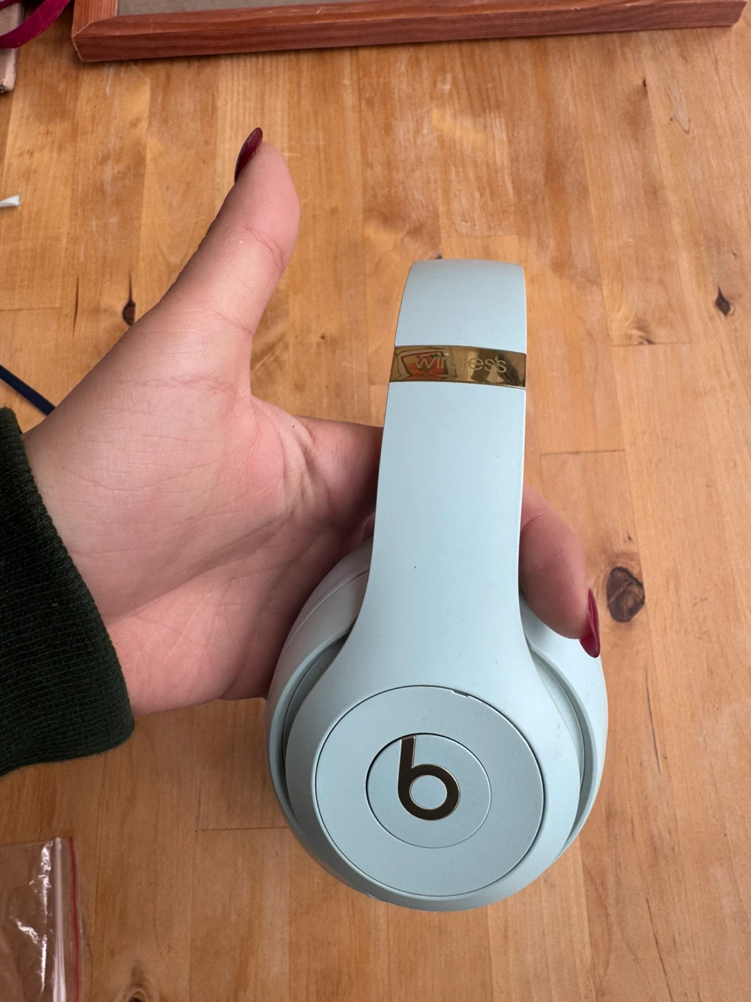 Ice blue beats studio3 wireless headphones - photo 3