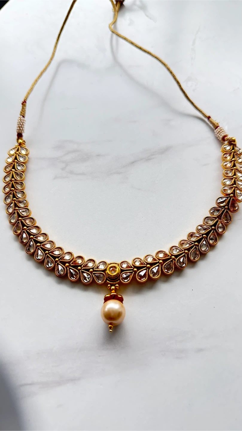 Gold-toned Necklace with Pearl Drop