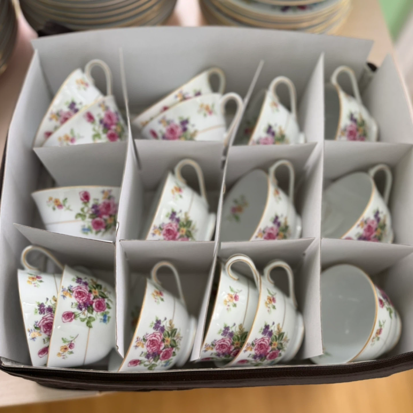 China - complete set for 12, floral dishes fine china - photo 3