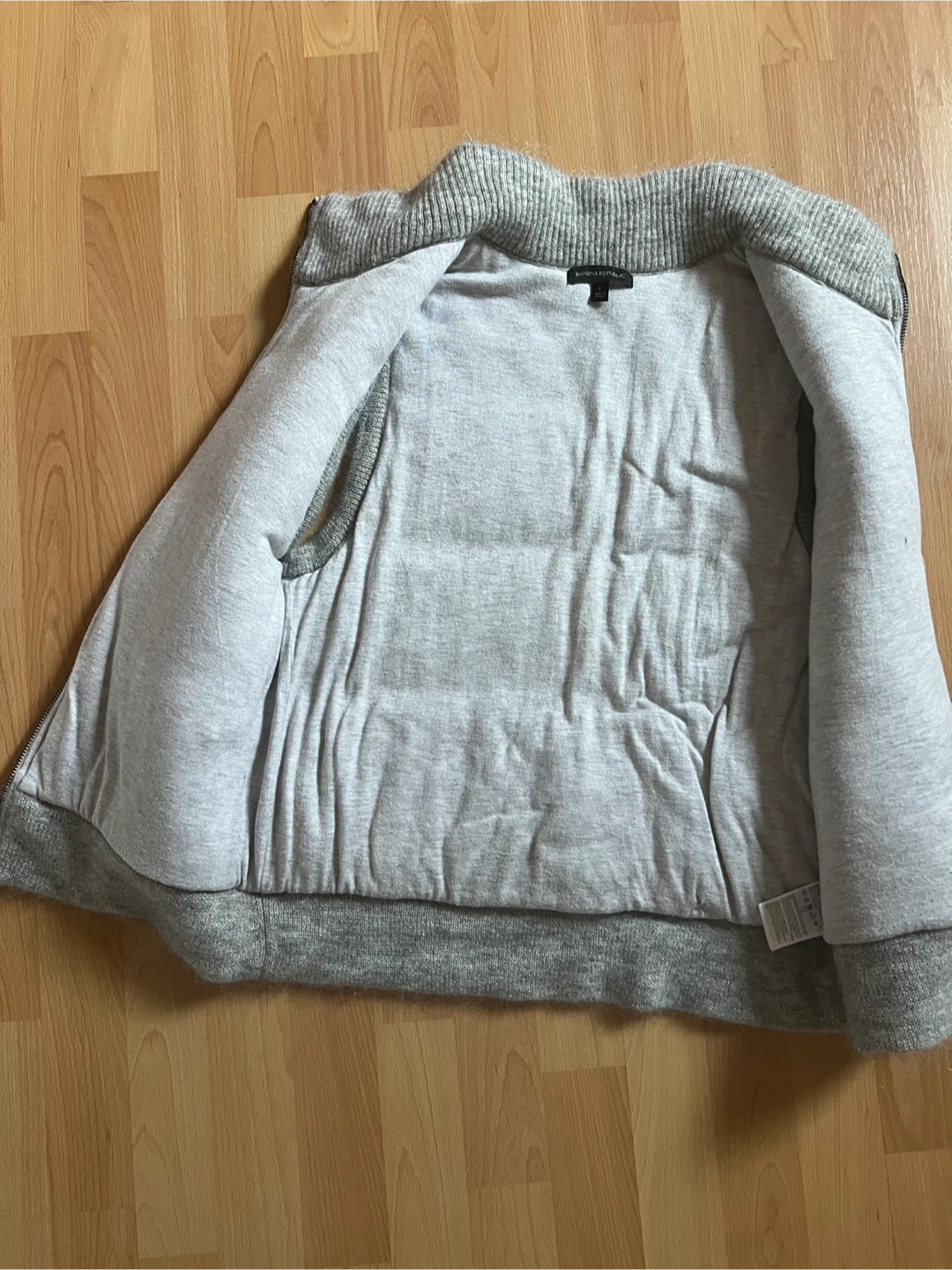 Banana Republic Gray Quilted Knit Vest - Size L - photo 5