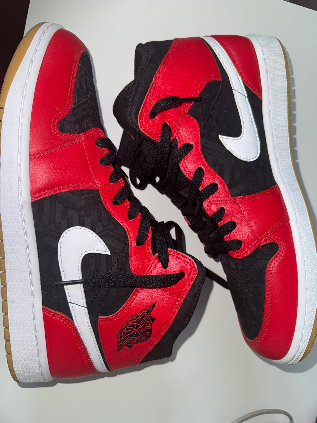 Air Jordan 1 Mid SE Black/Fire Red-White-Malachite Size 10.5 US