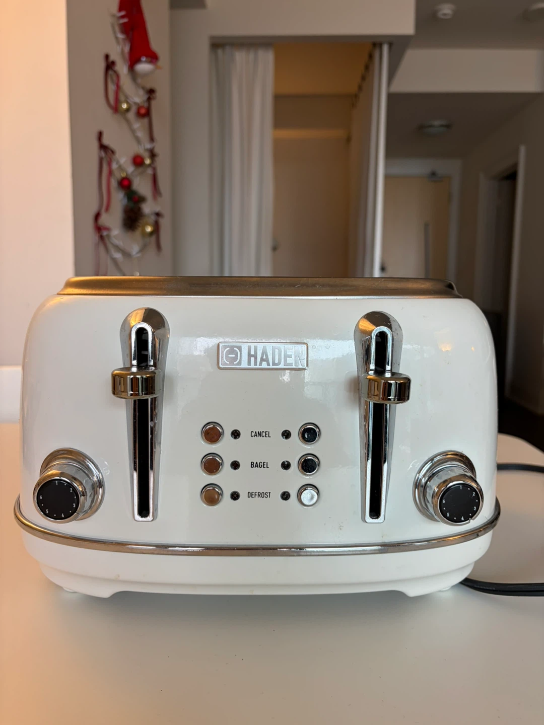 Haden White 4-Slice Toaster