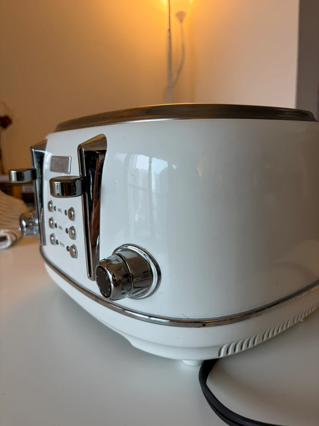 Haden White 4-Slice Toaster - photo 2