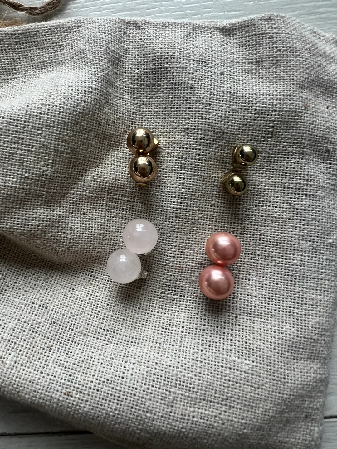 Ball stud earrings