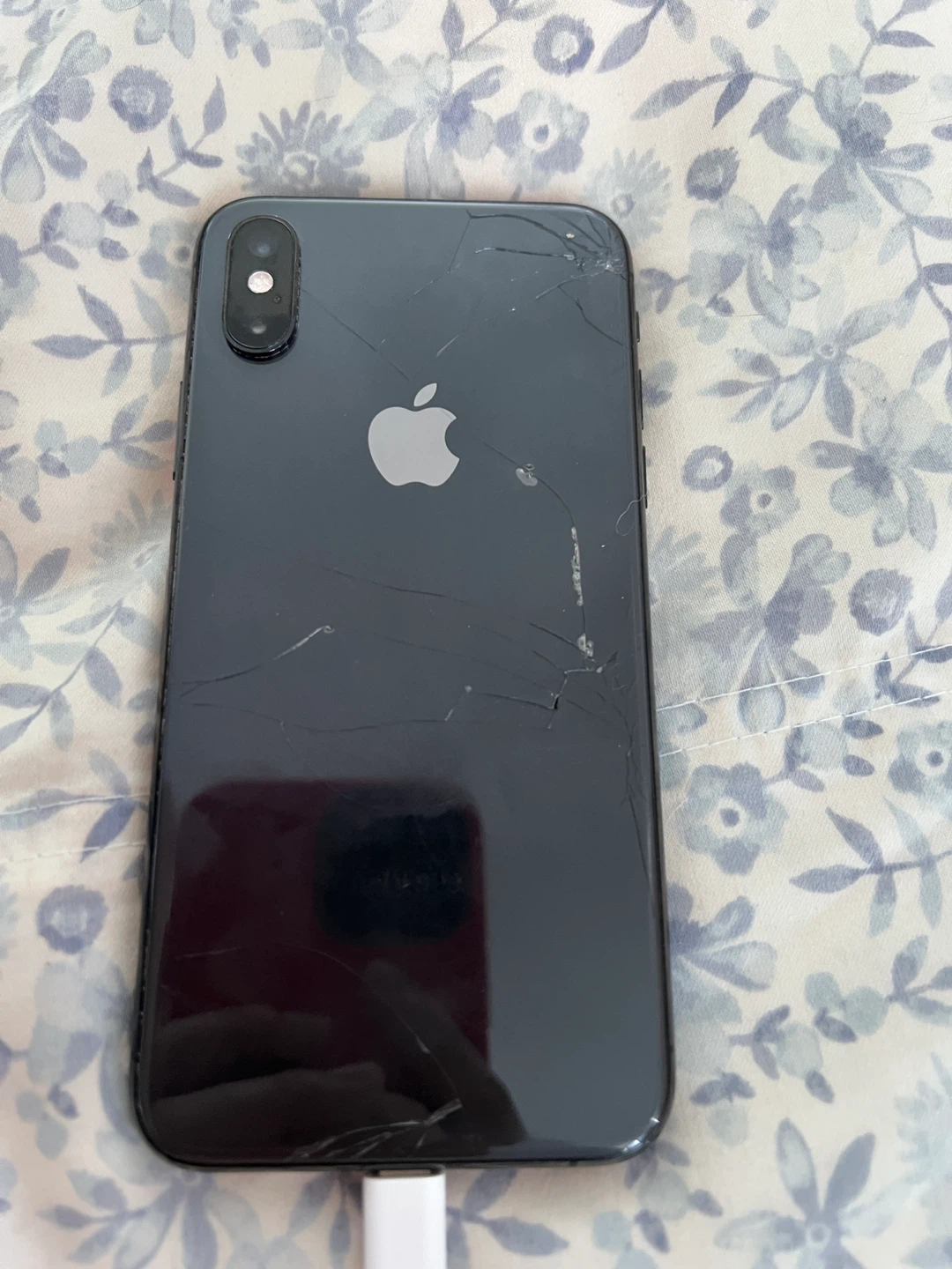 iPhone XS Cracked Screen. Read ad fully. Price FIRM - photo 2