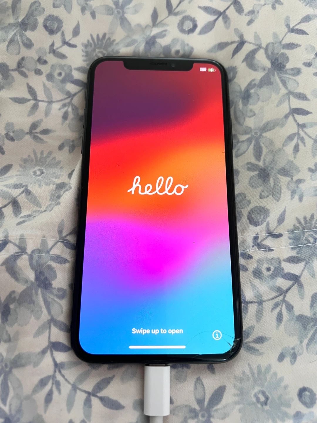 iPhone XS Cracked Screen. Read ad fully. Price FIRM