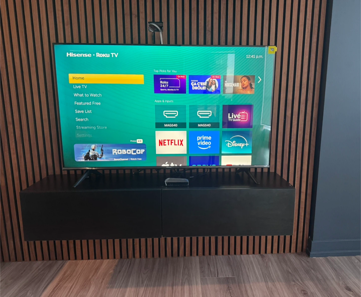 Hisense Roku R6 Series-50 inch 4K UHD smart TV - photo 2