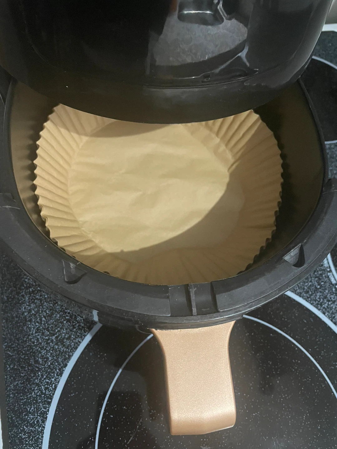 Air Fryer with Cooking Presets and fryer sheets - photo 3