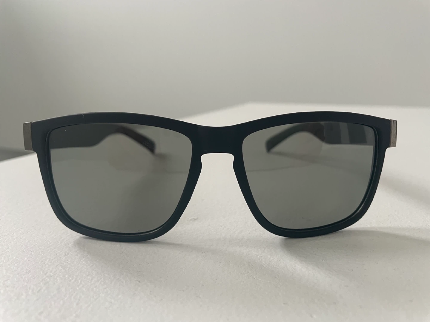 (New) polarized unsex Black Sunglasses with Silver Accent - photo 2
