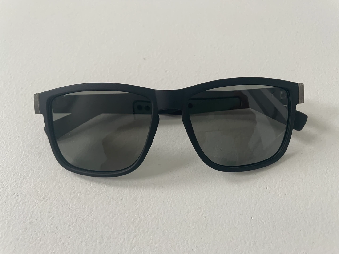 (New) polarized unsex Black Sunglasses with Silver Accent - photo 3