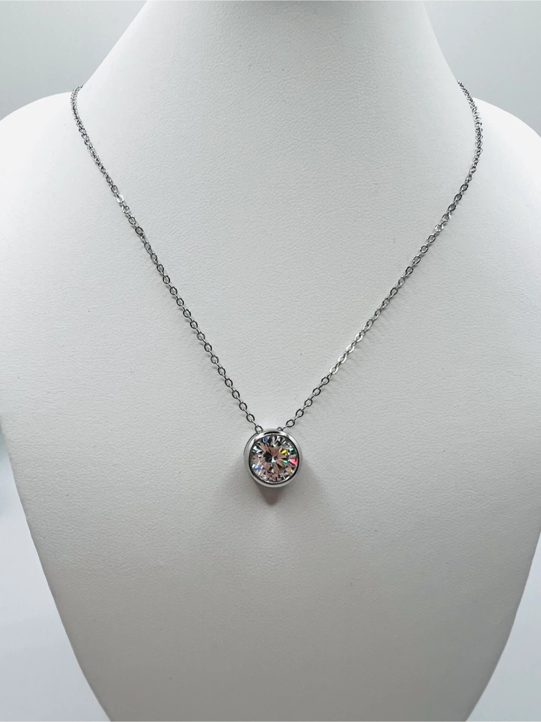 3CT   high-clarity diamond simulant stone pendant necklaces - photo 2