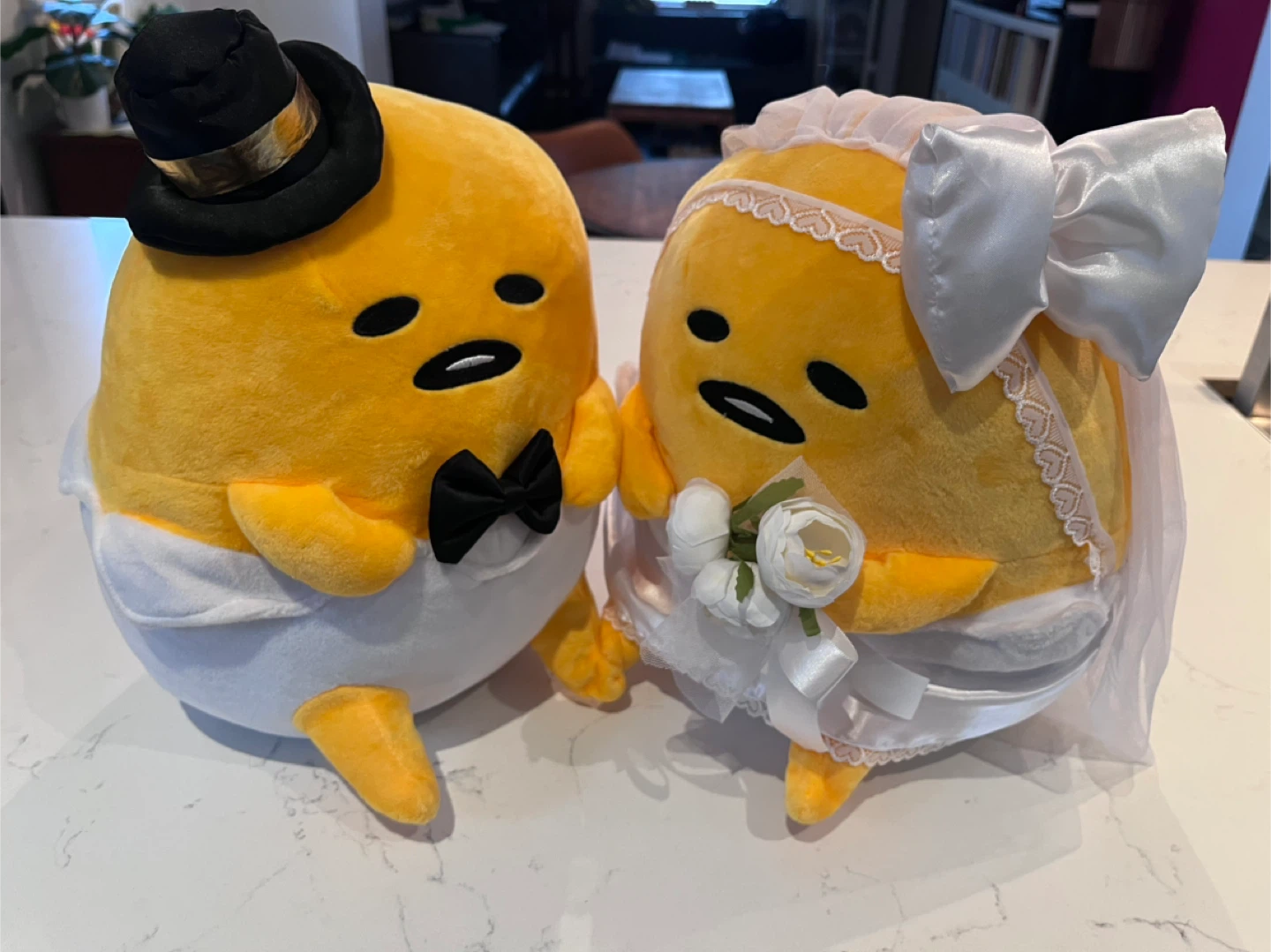 Large Sanrio Gudetama Wedding Plush Plushies Stuffed Gift Set - photo 3