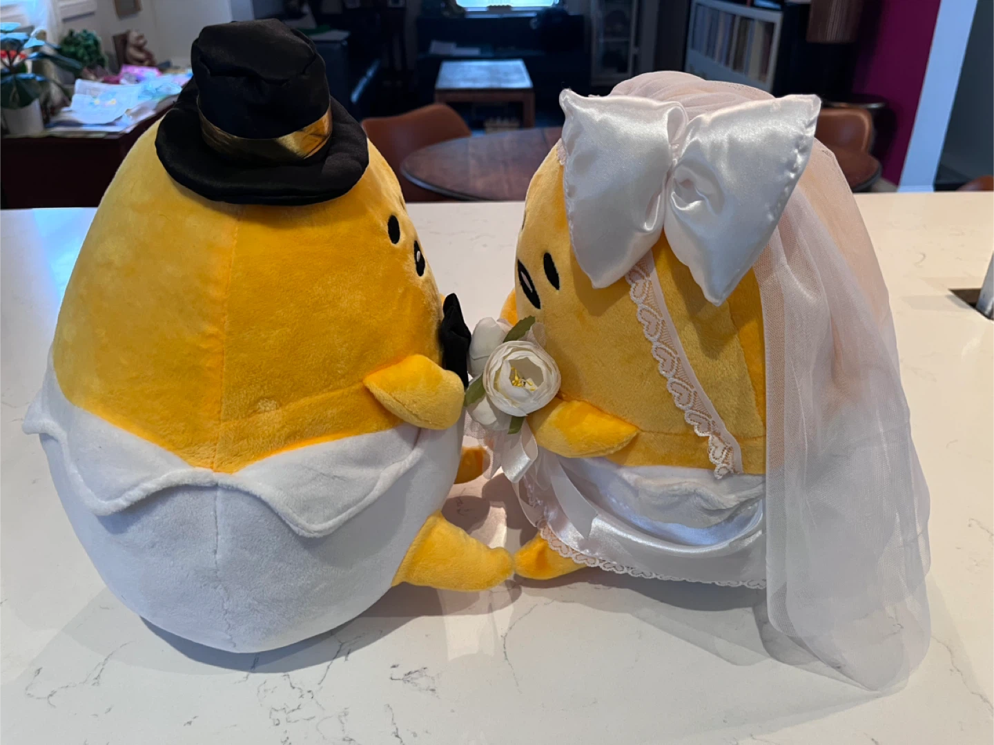 Large Sanrio Gudetama Wedding Plush Plushies Stuffed Gift Set - photo 4