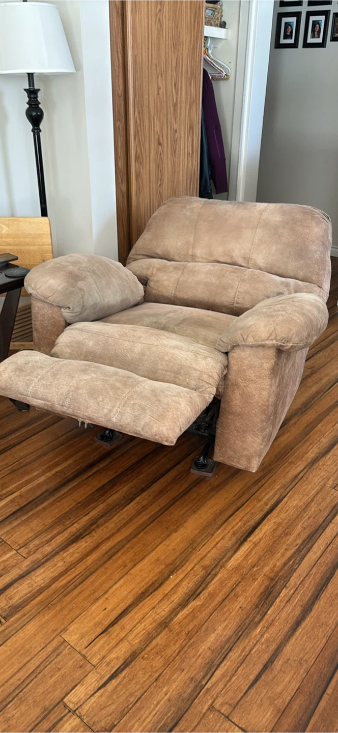 Brown Reclining Loveseat and chair - photo 3