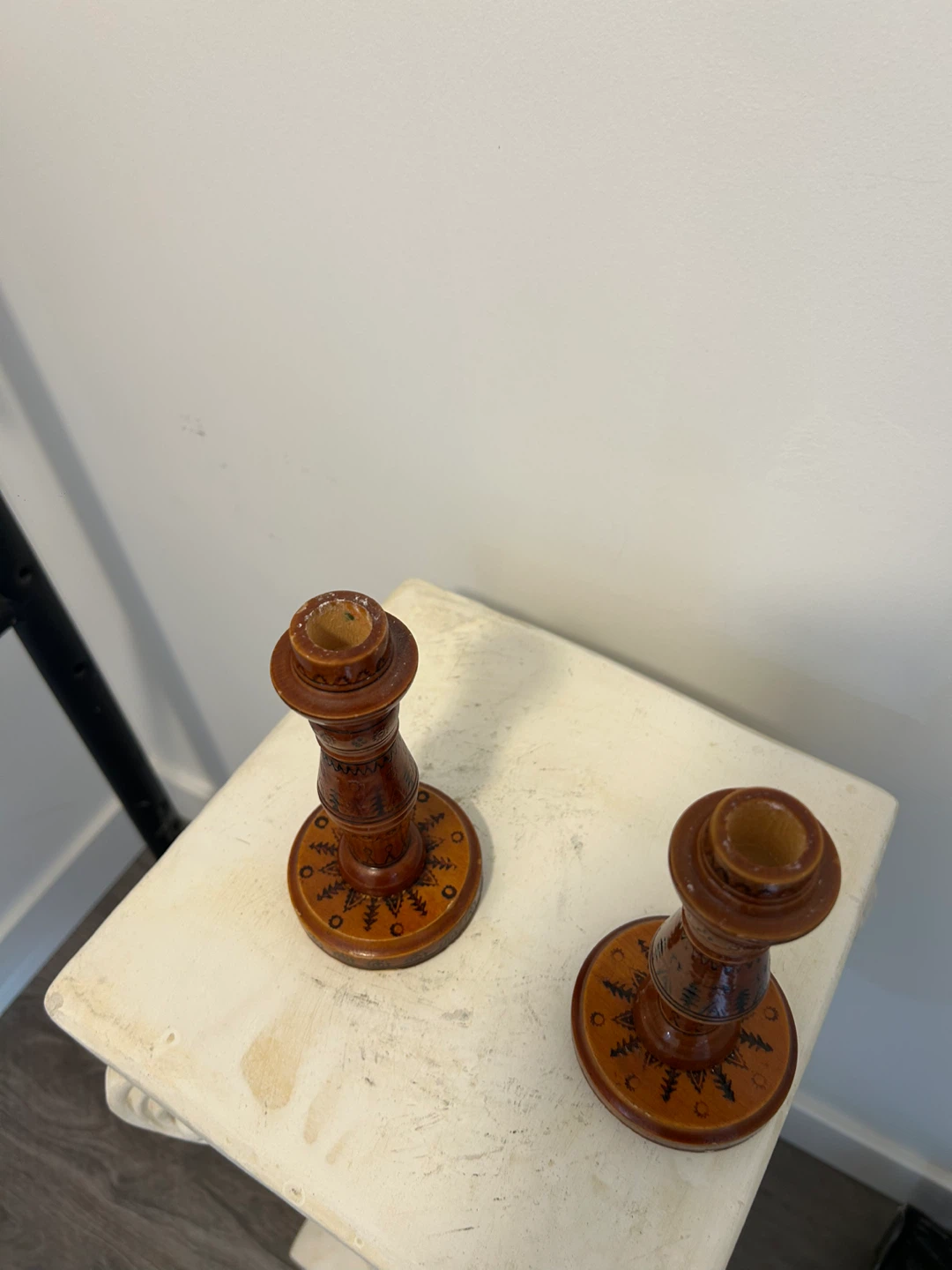 Set of 2 Wooden Candlesticks with Folk Art Design - photo 2