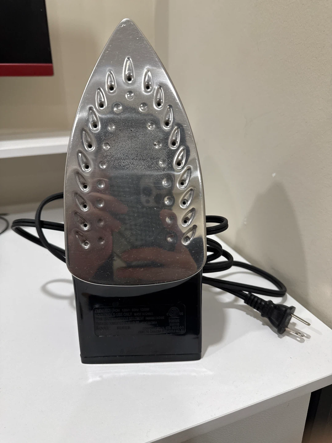 Black Steam Iron - photo 3