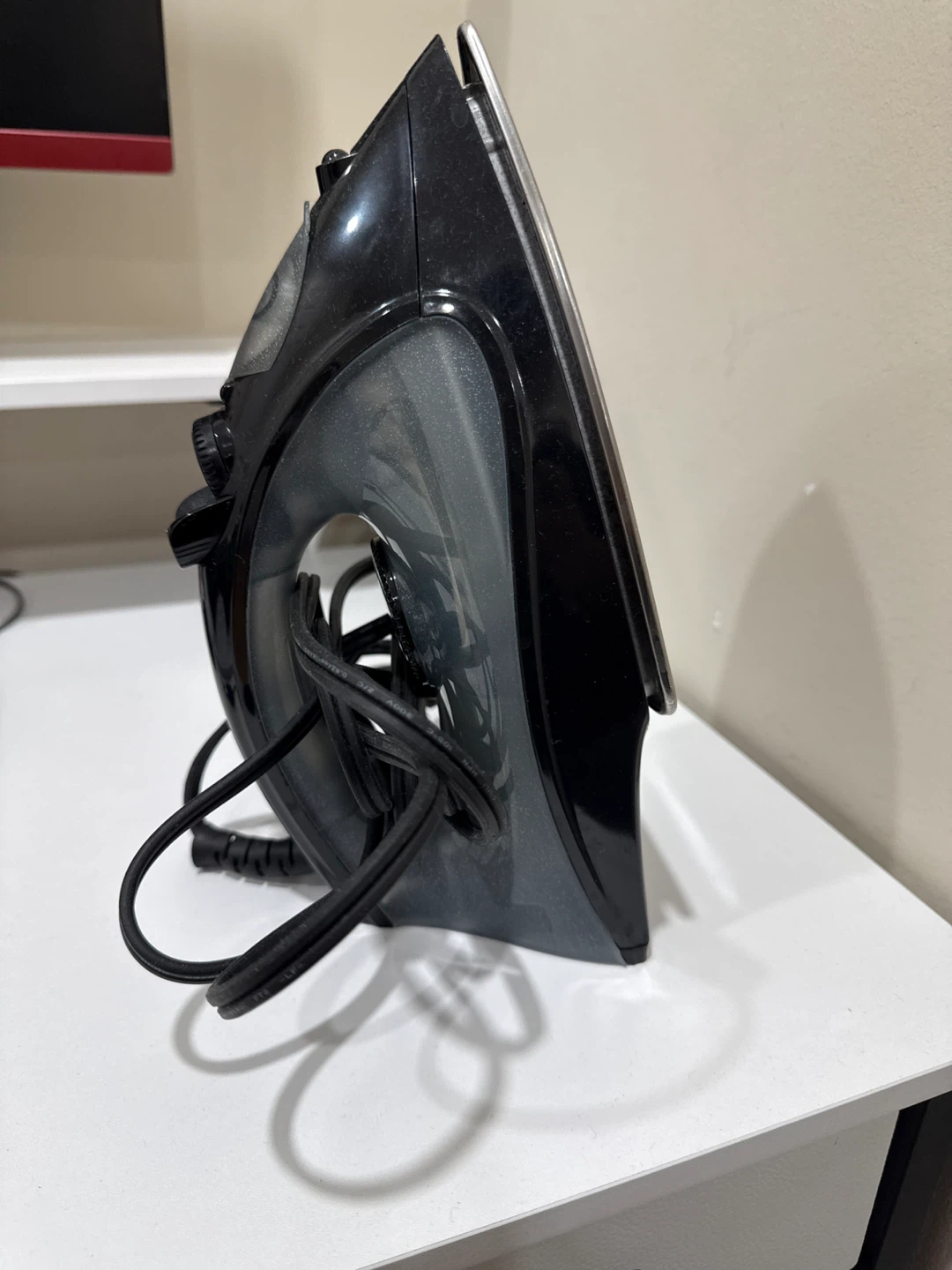 Black Steam Iron - photo 2