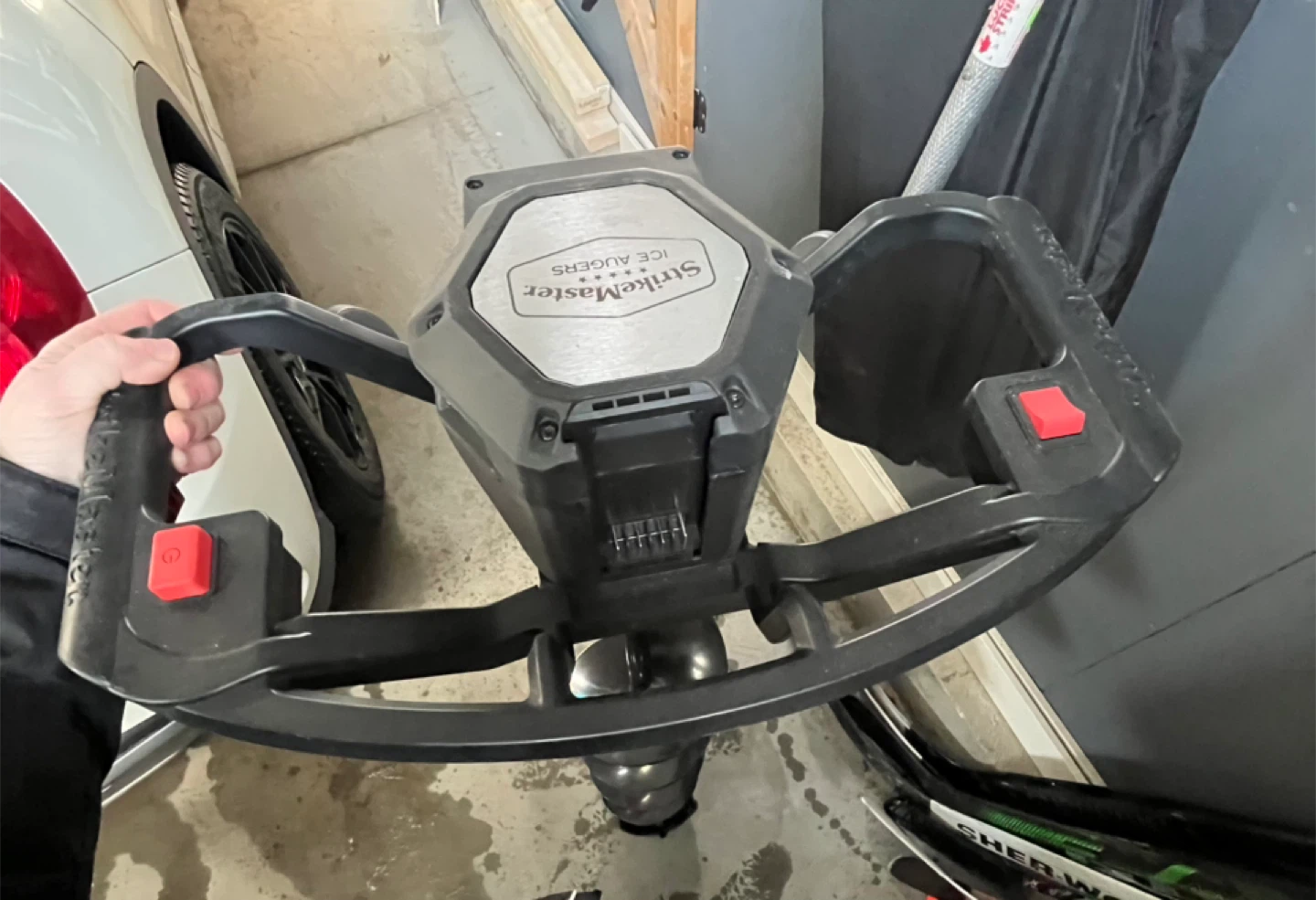 Ice Auger Strike Master 40v with Cabella’s  Ice fishing Shack - photo 2