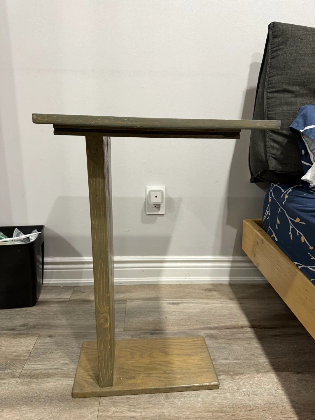 Accent Side Table with Speckled Top - photo 3