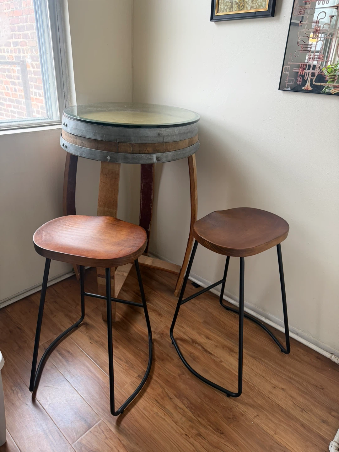 Wine Barrel Coffee Table with Glass Top and stools - photo 2