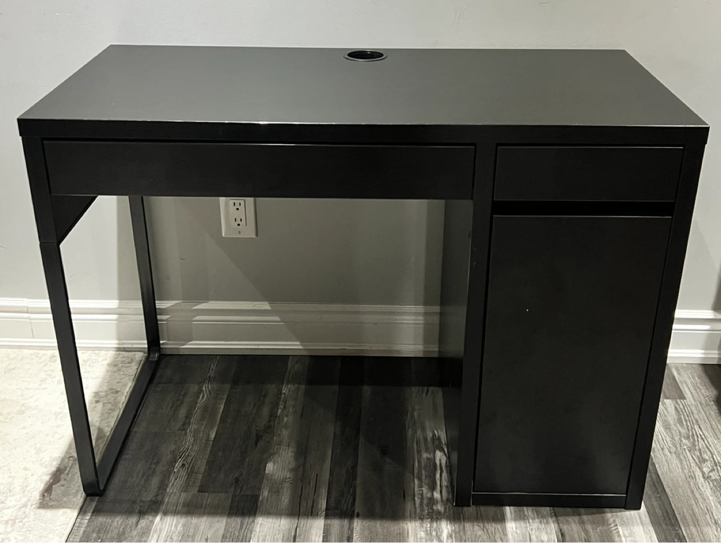 IKEA MICKE Desk - Black-brown