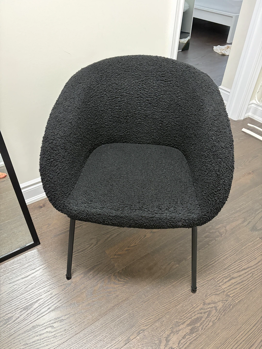 Black Chairs - photo 2