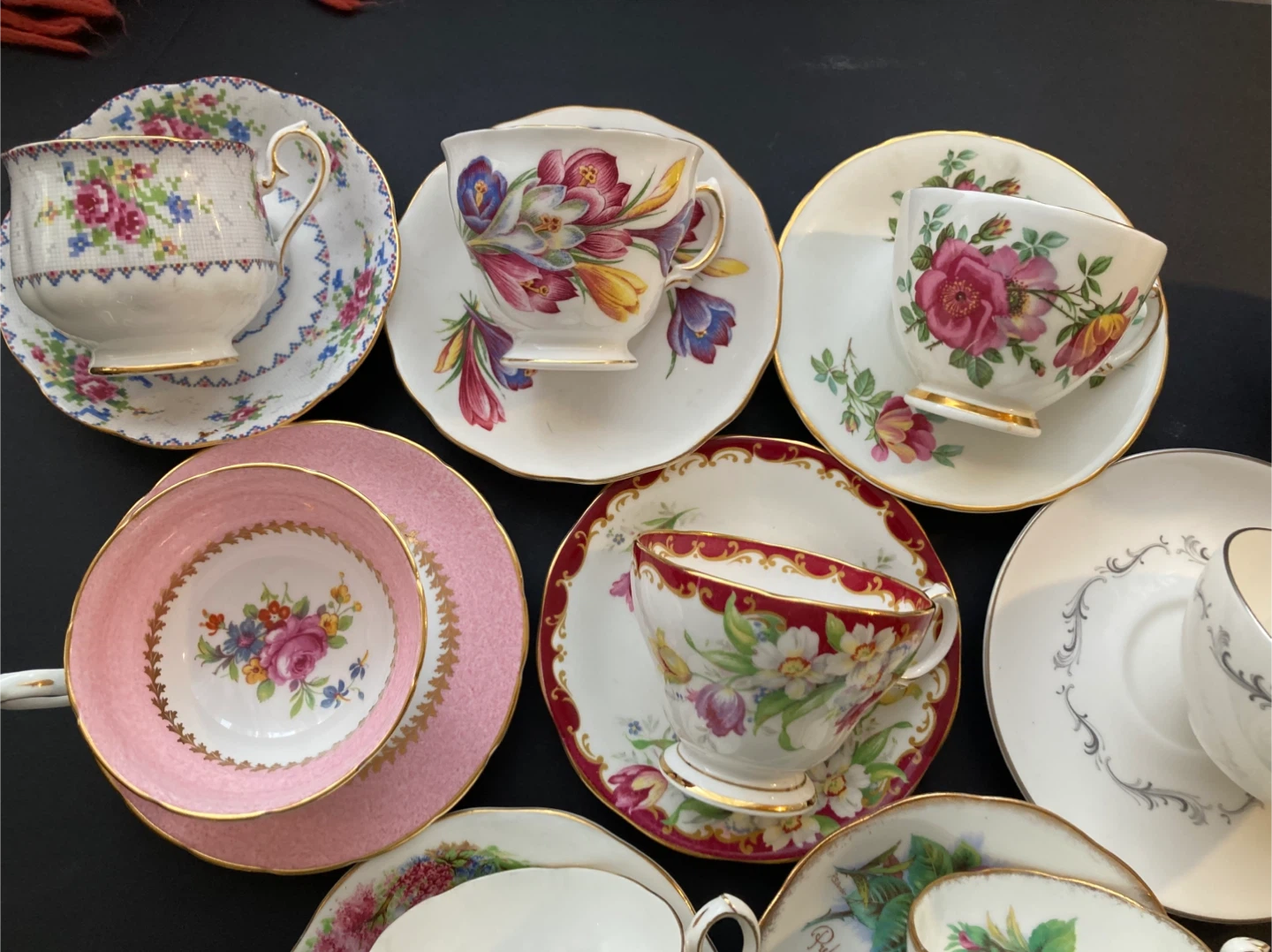 Set of 8 mVintage Porcelain Teacups and Saucers with Creamer - photo 3