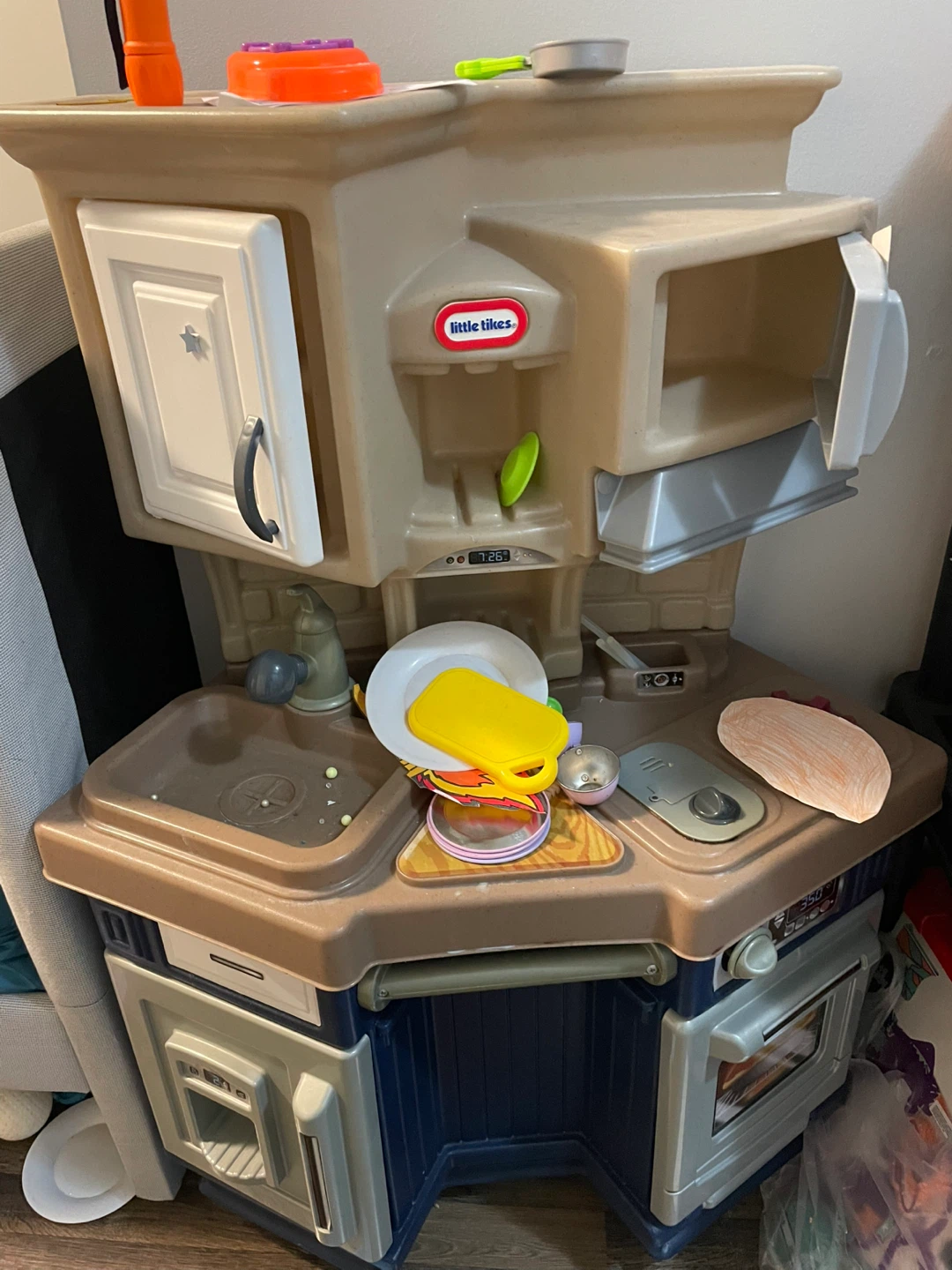 Little Tikes Deluxe Home Kitchen