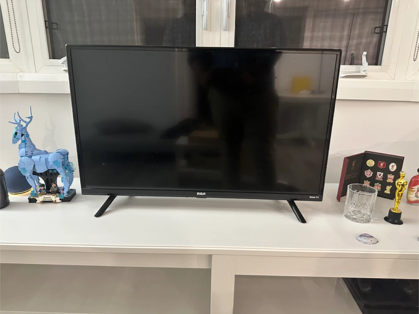 RCA Roku TV 32 Inch - photo 2