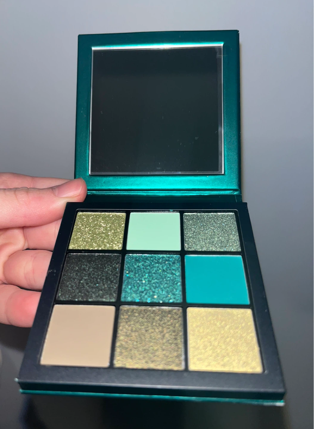 🆕Huda Beauty Emerald Obsessions Eyeshadow Palette - photo 3