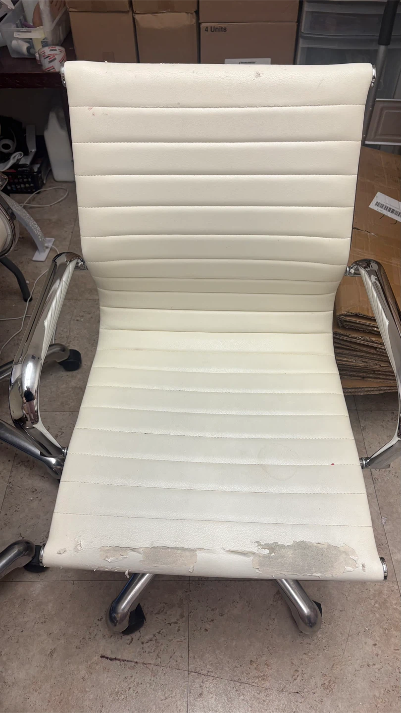 2 free white chairs - photo 3