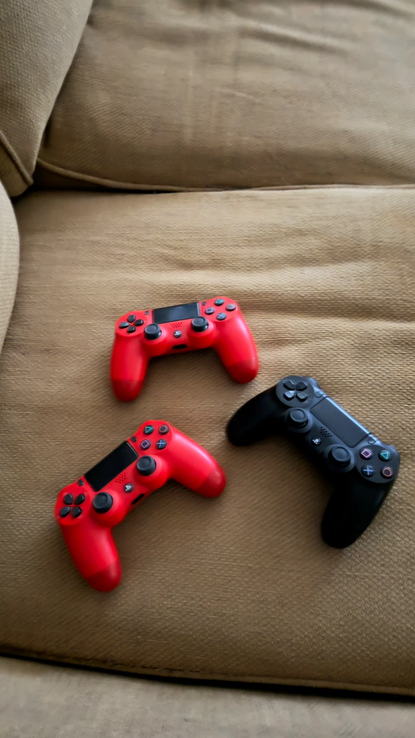 Playstation 4 Controllers - 3 Pack