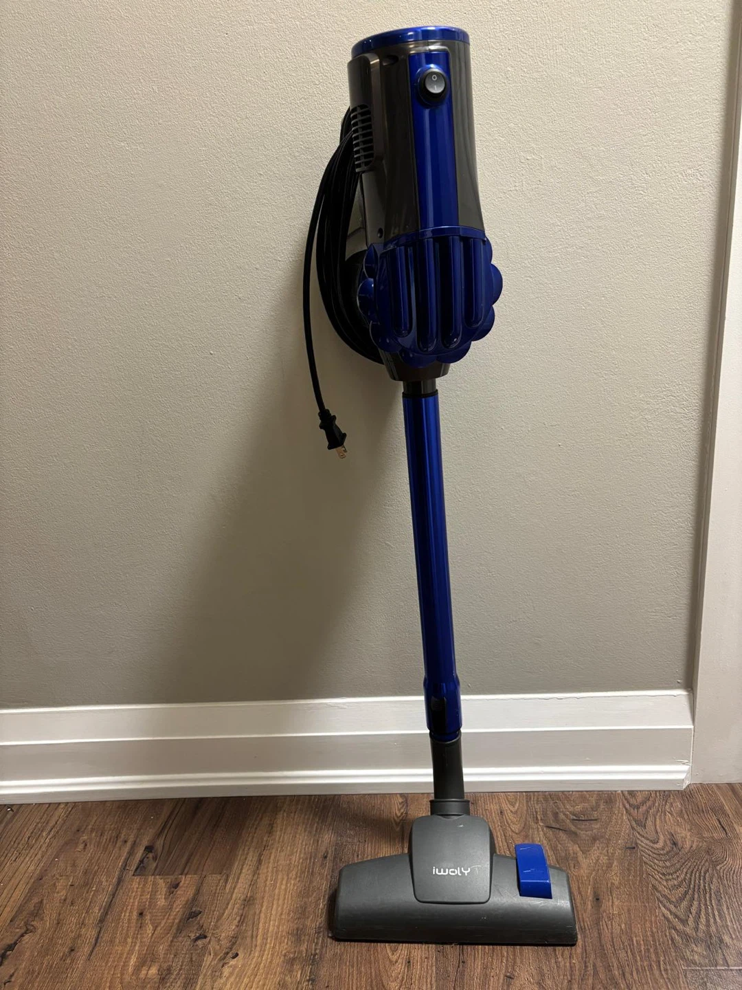 Iwoly Corded Vacuum Cleaner - Blue