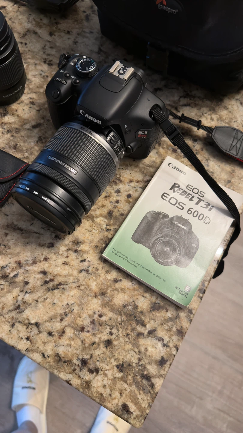 Canon EOS Rebel T3i Digital Camera with Lens Kit