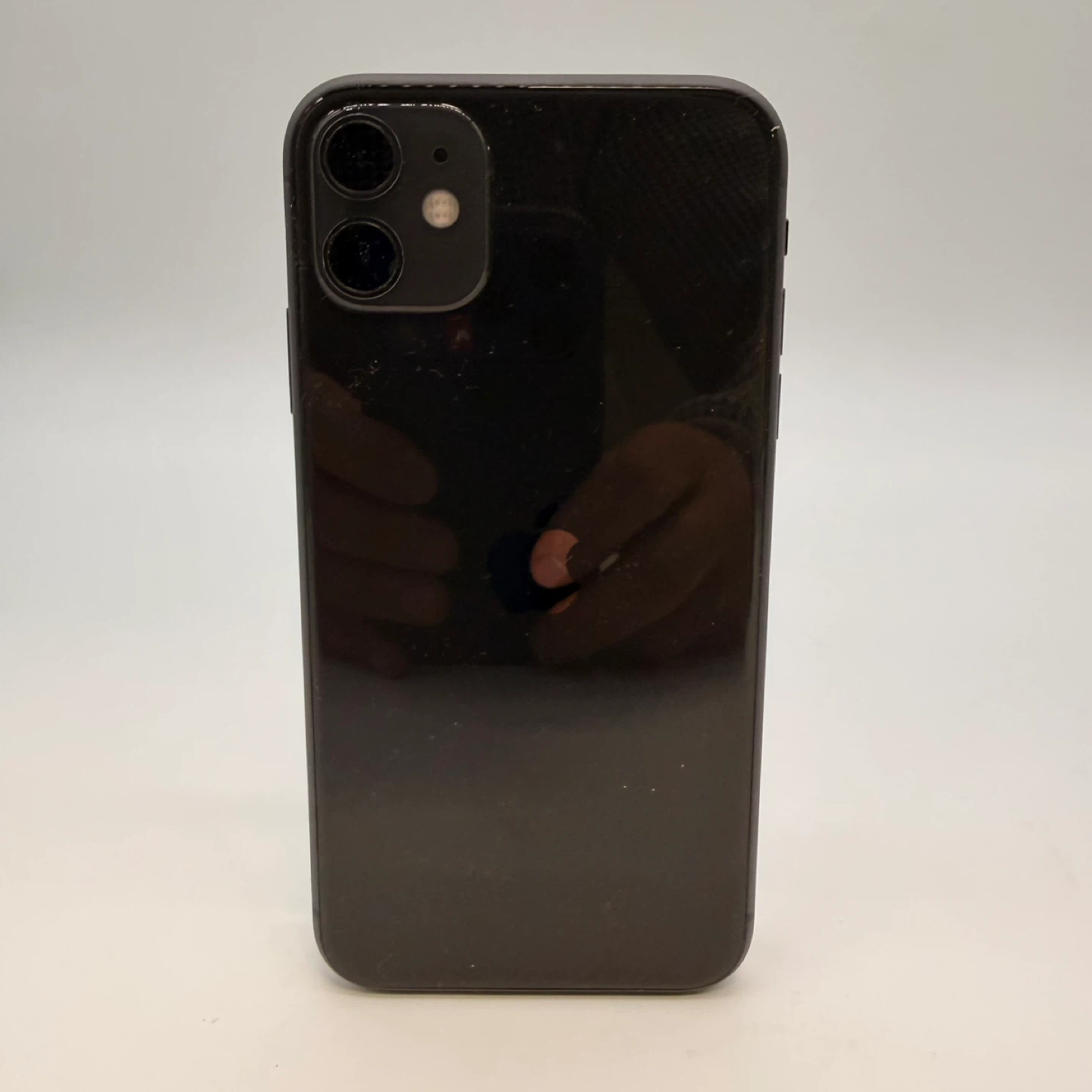 Apple iPhone 11 64GB Black (Cracked Screen) - photo 2