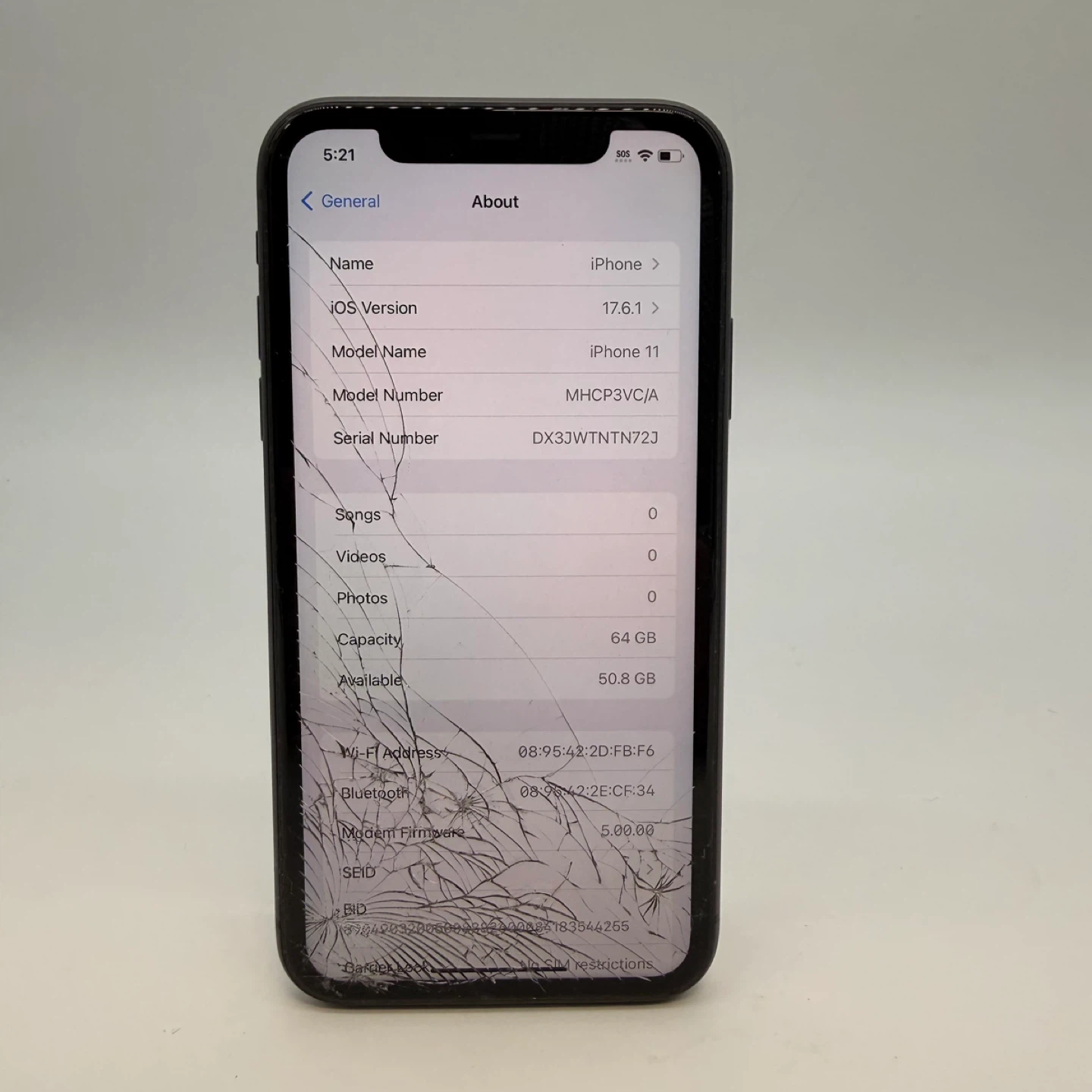 Apple iPhone 11 64GB Black (Cracked Screen) - photo 3