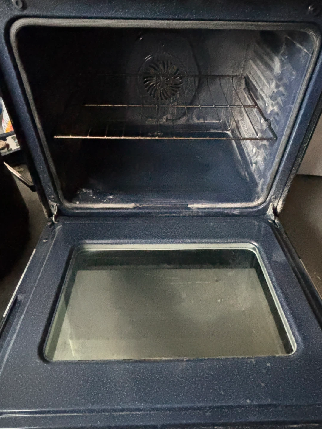 LG Stove - photo 2