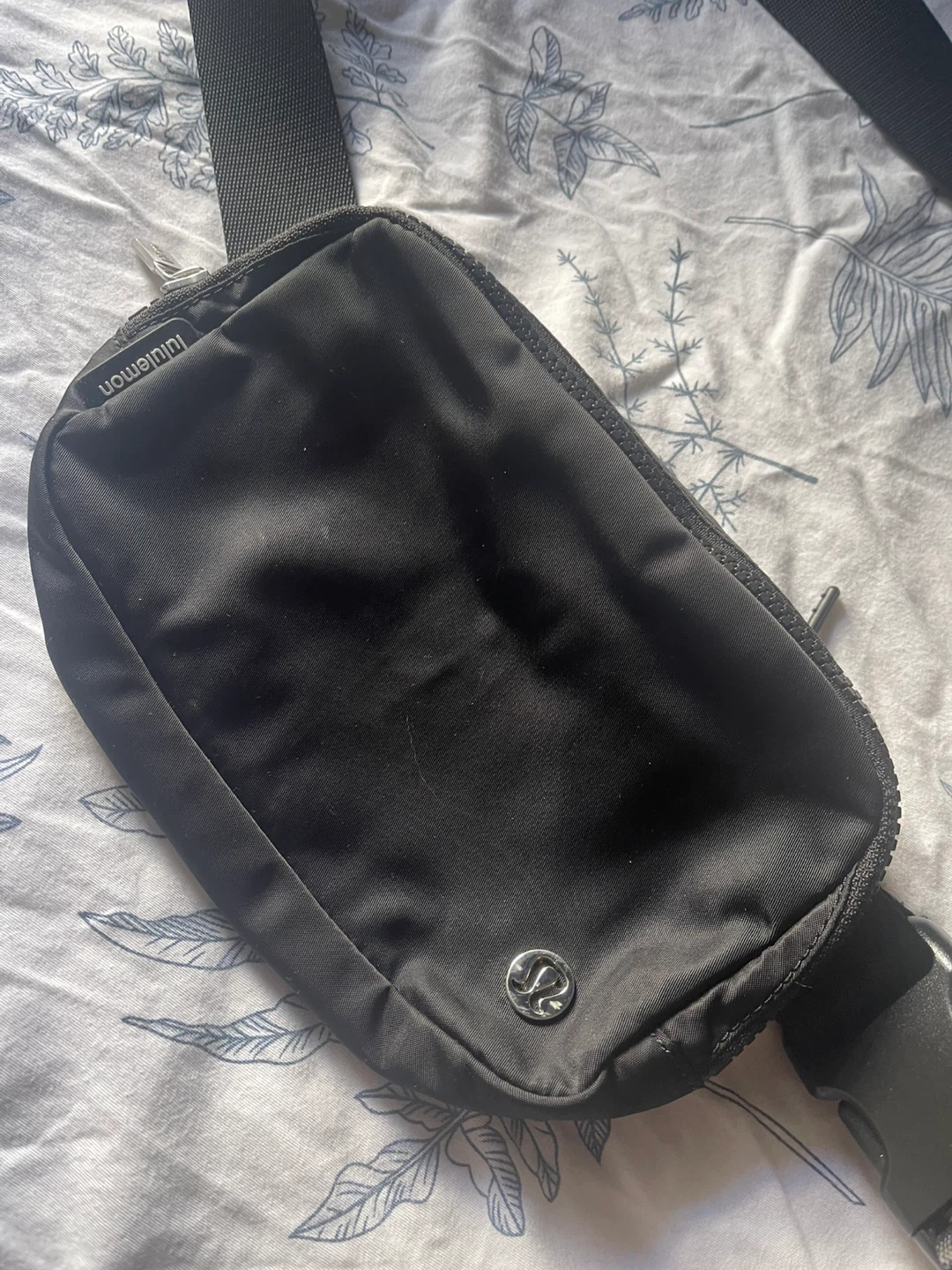 Lululemon Everywhere Belt Bag - Black - photo 2