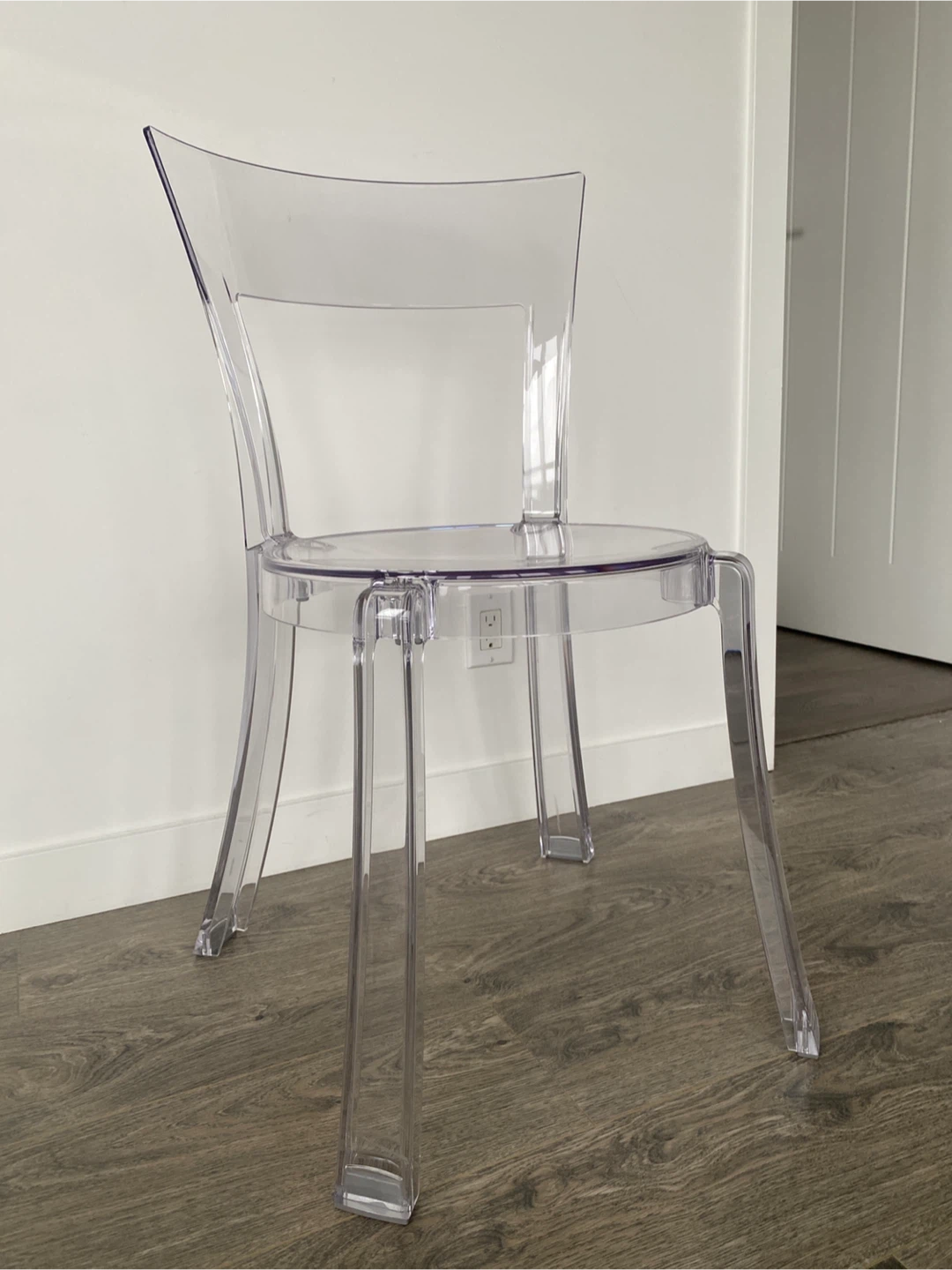 Clear Ghost Style Dining Chair