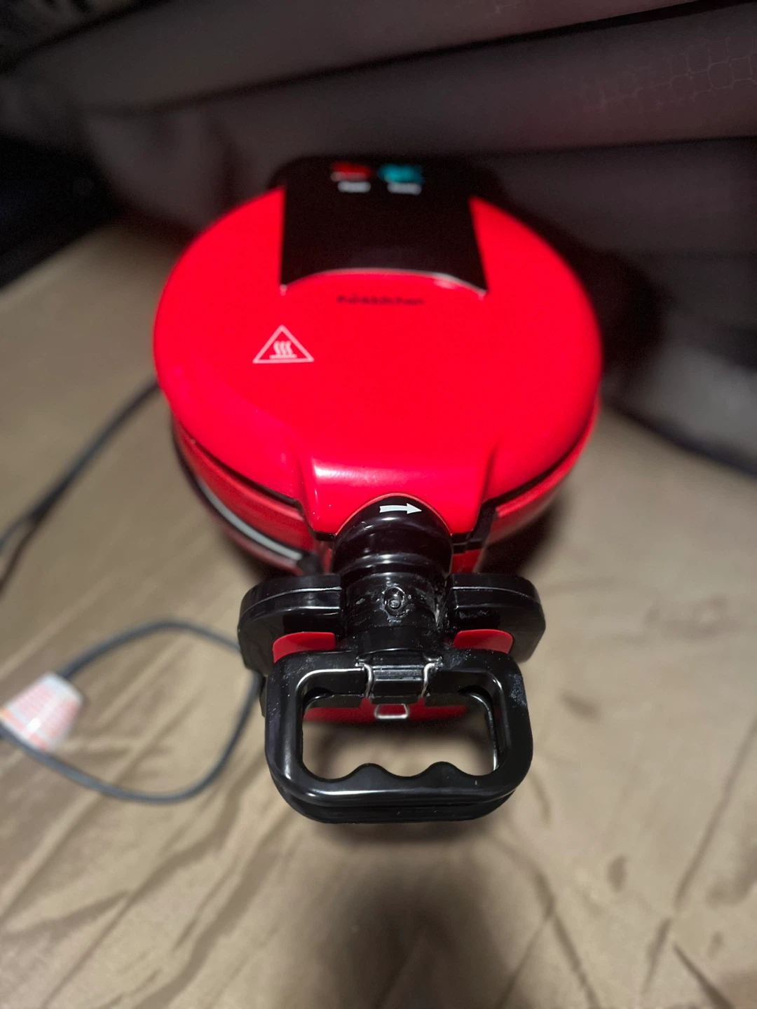 Thinkkitchen Red Waffle Maker tested and working