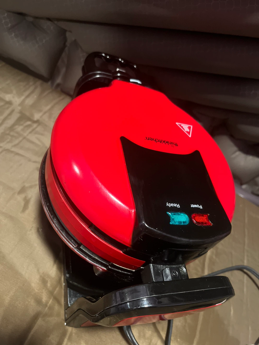 Thinkkitchen Red Waffle Maker tested and working - photo 3
