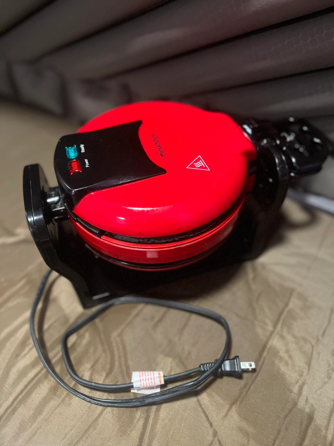 Thinkkitchen Red Waffle Maker tested and working - photo 4