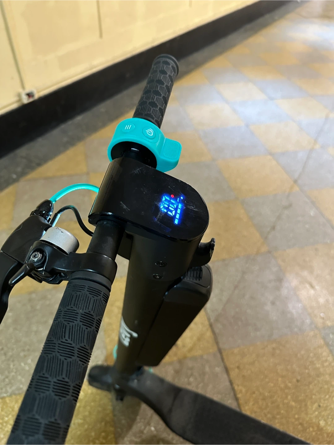 Levy plus Electric Scooter - photo 3
