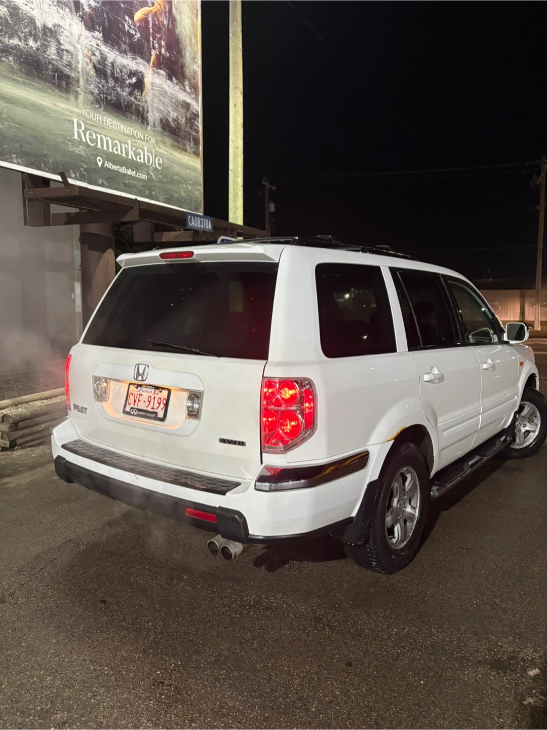 White Honda Pilot SUV - photo 4