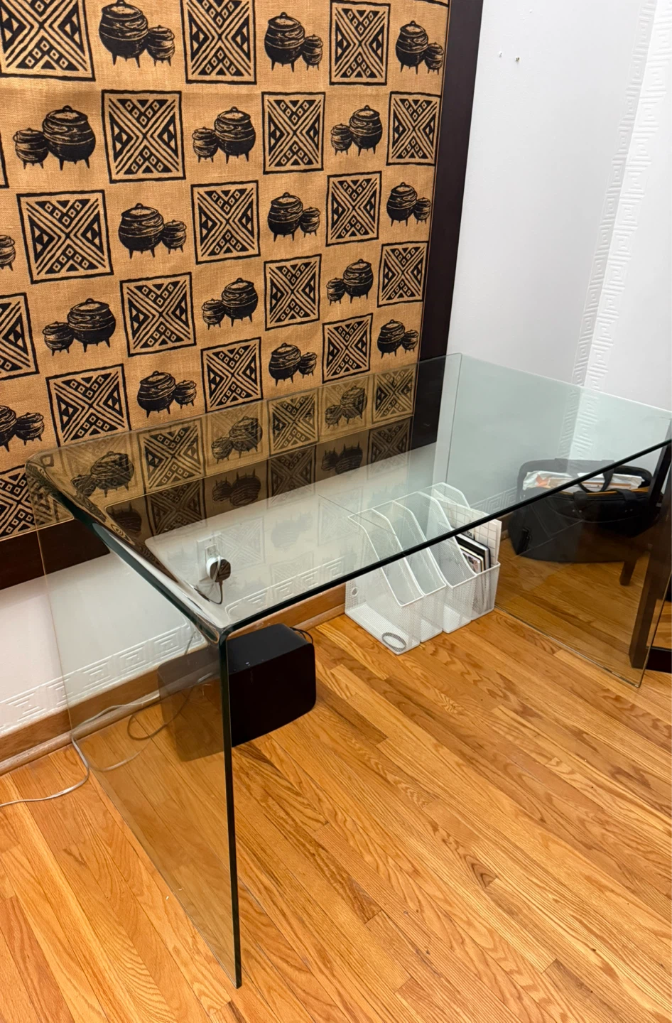 Clear Glass Desk - 1.24m x 73cm x 73cm - photo 4