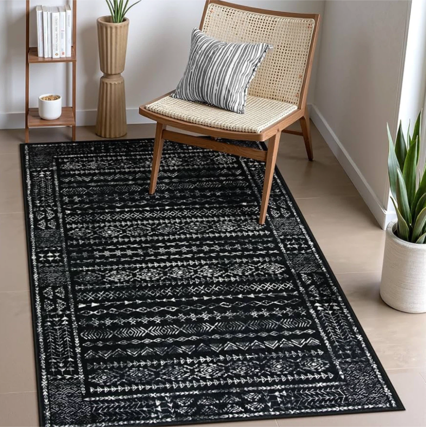 Black and White Geometric Pattern Area Rug