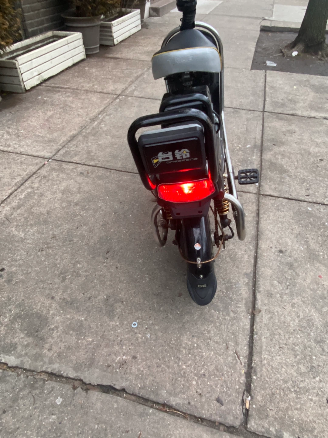 TAILG Electric Scooter - photo 2