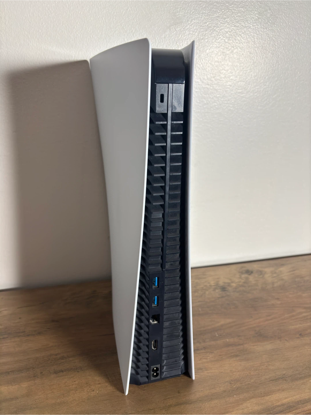 PS5 Digital Edition + Controller - Few Will Act! - photo 4