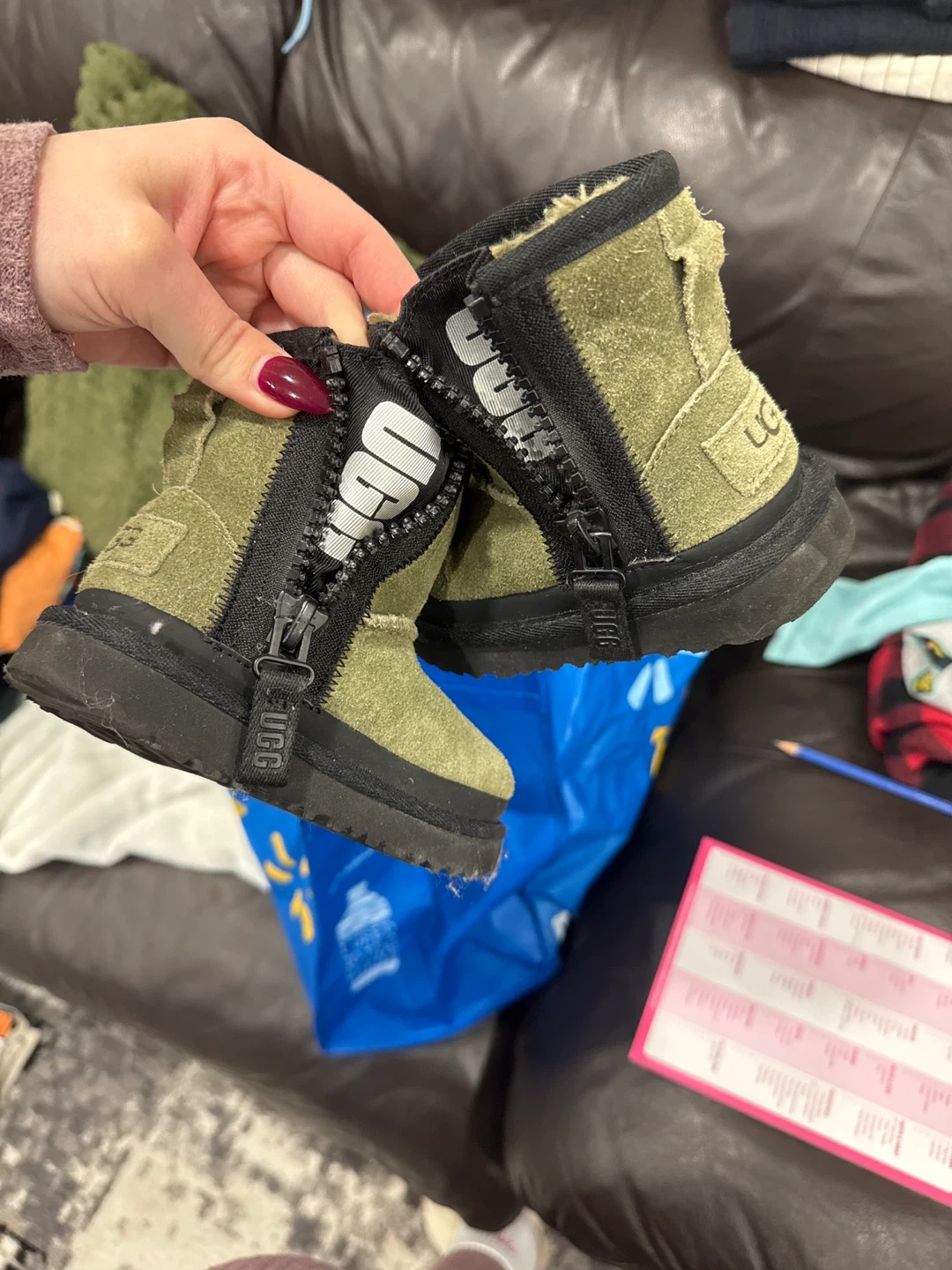 Ugg Boots - Toddler Size 6 - photo 2